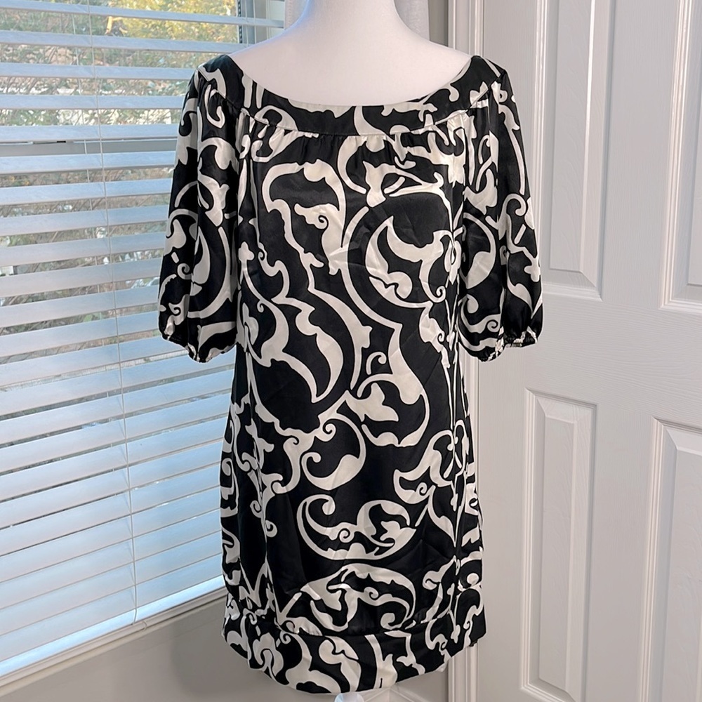 3/$10 White House Black Market Silky Boat Neck Mini Dress - Picture 12 of 12